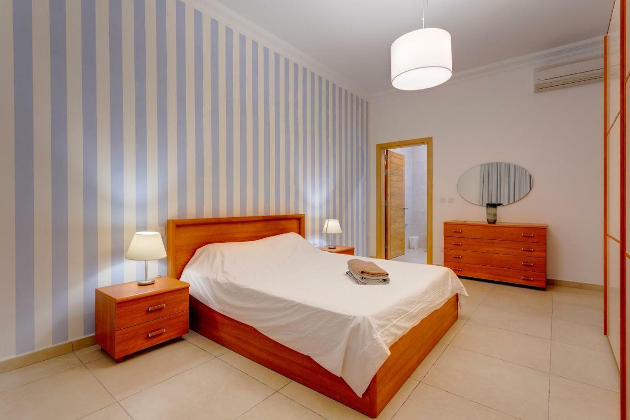 Apartment In Fort Cambridge With Pool Σλιέμα Εξωτερικό φωτογραφία