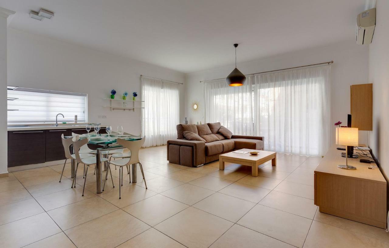 Apartment In Fort Cambridge With Pool Σλιέμα Εξωτερικό φωτογραφία