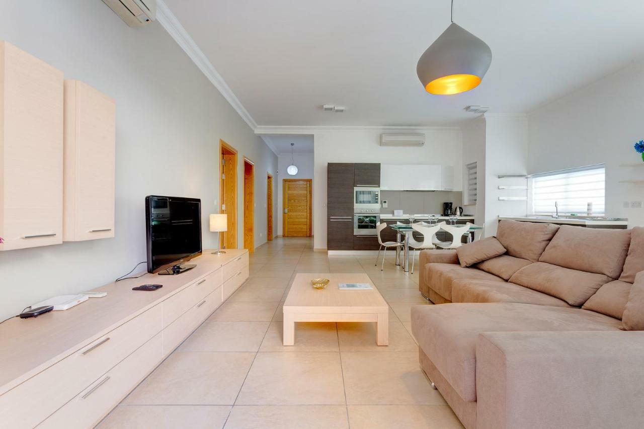 Apartment In Fort Cambridge With Pool Σλιέμα Εξωτερικό φωτογραφία