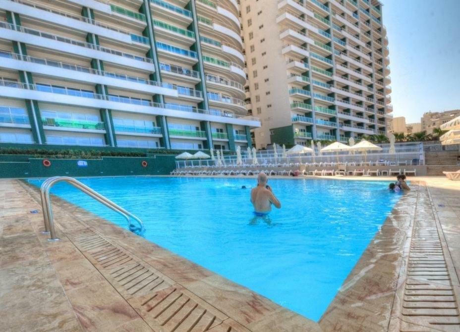 Apartment In Fort Cambridge With Pool Σλιέμα Εξωτερικό φωτογραφία